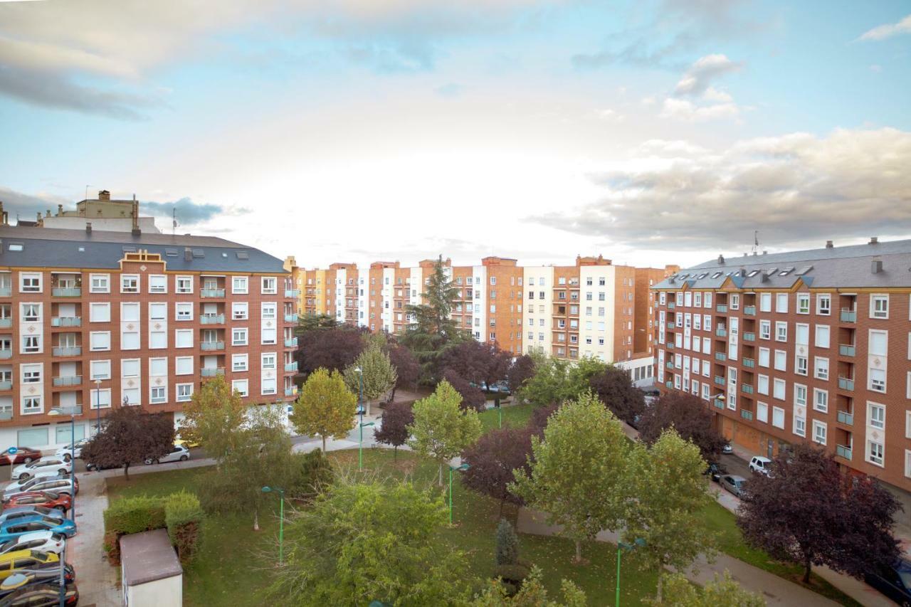 Appartamento Housingleon - Conde Duplex Con Garaje Gratuito Esterno foto
